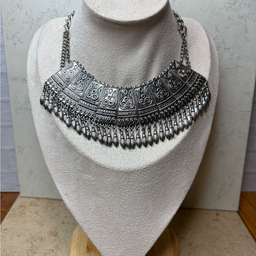 Elegant Silver Statement Necklace 15$